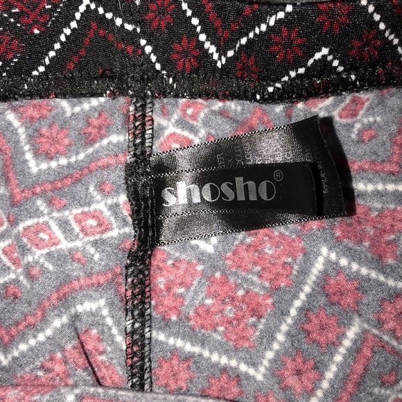 Leggings with a satin feel. - Picture 2 of 3